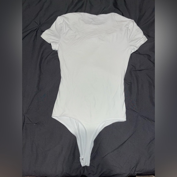 A&f Soft Matte Seamless Tee Bodysuit White XS - Picture 4 of 6